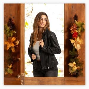 Kismet Black Vegan Leather Moto Jacket Size
Large EUC